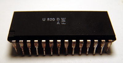 Integrierter Schaltkreis (IC) vom Typ U820D aus dem Funkwerk / Mikroelektronik Erfurt
