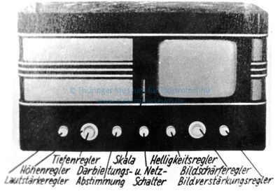 Vorderansicht des Fernsehempfängers EFu T1 mit Bedienknöpfen