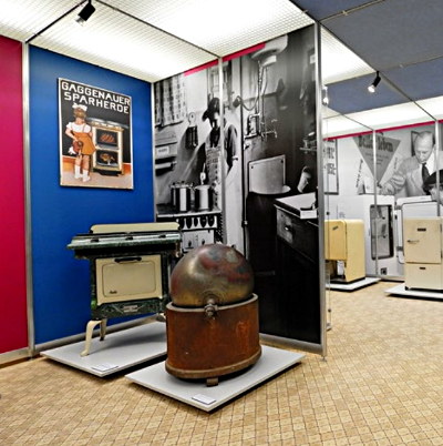 Teil der Wanderausstellung Elektrogeräte erobern den Haushalt des Thüringer Elektromuseums im Technikmuseum Waldenberger Hof